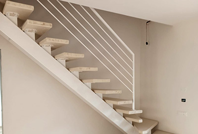 scale-in-legno-bianco-min.jpg